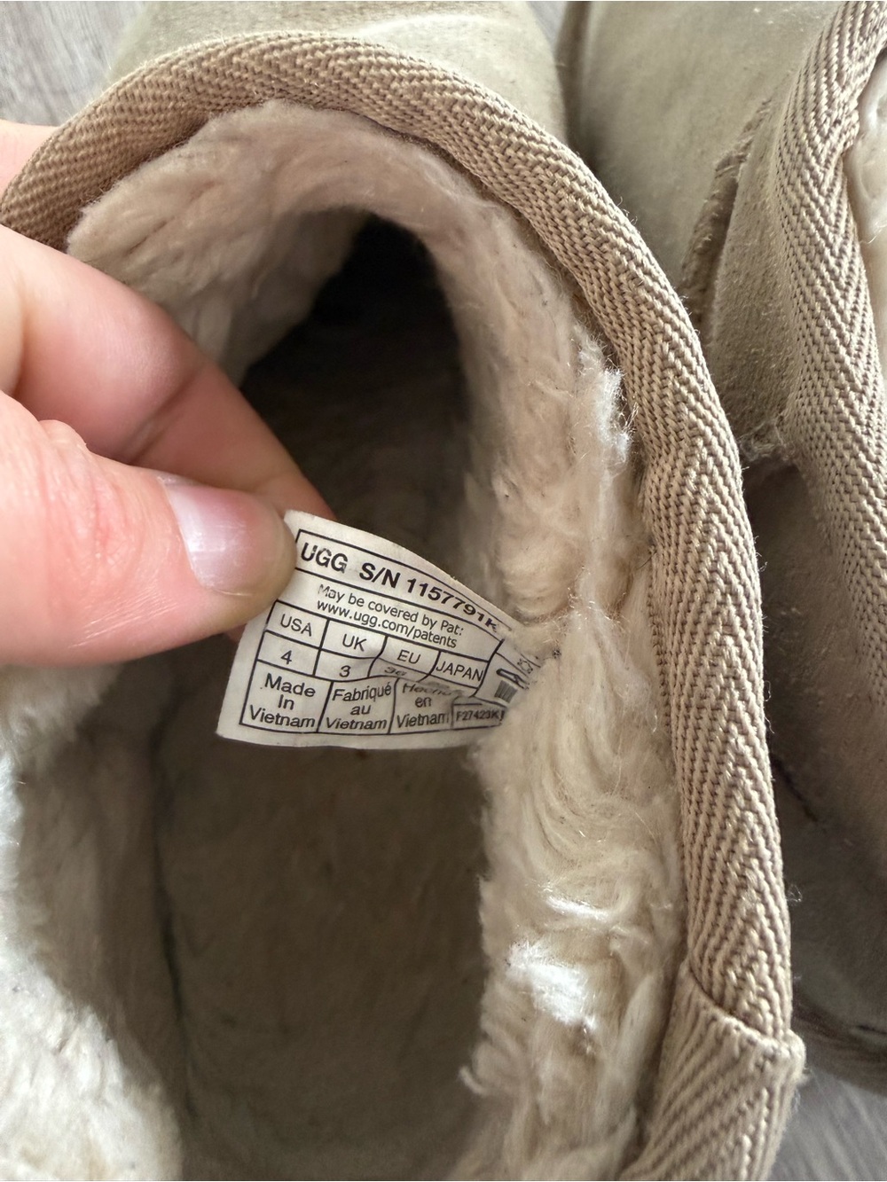 Ugg Platform Mini's In Color "Sand" Women's 6 Kids 4 - Picture 6 of 7